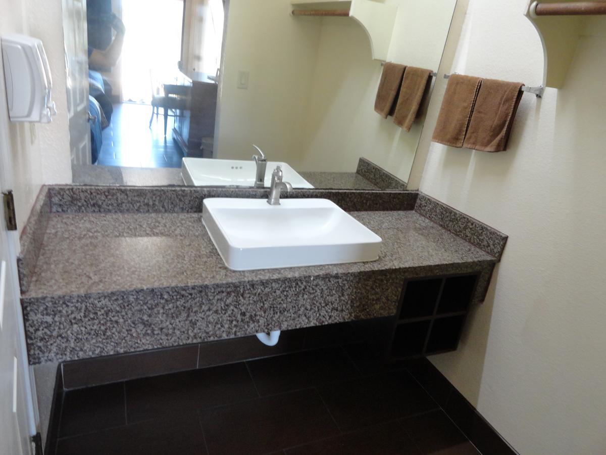 Americas Value - 2* Brownsville