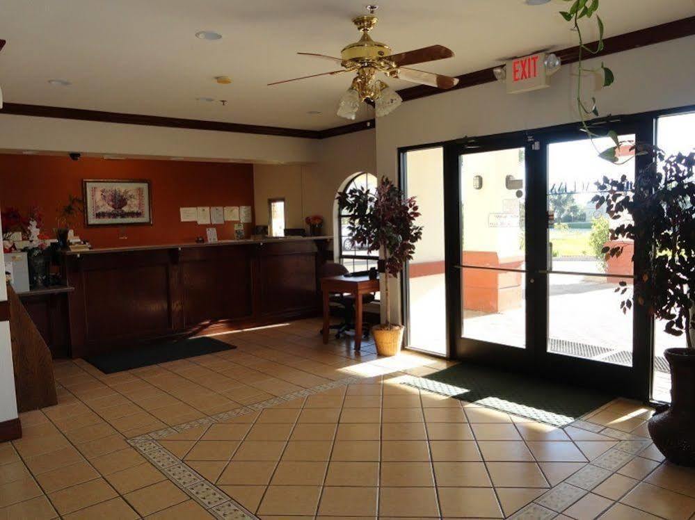 Americas Value - Motel 2*